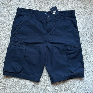 NWT Nike Men’s Cargo Shorts Navy Blue Size 34